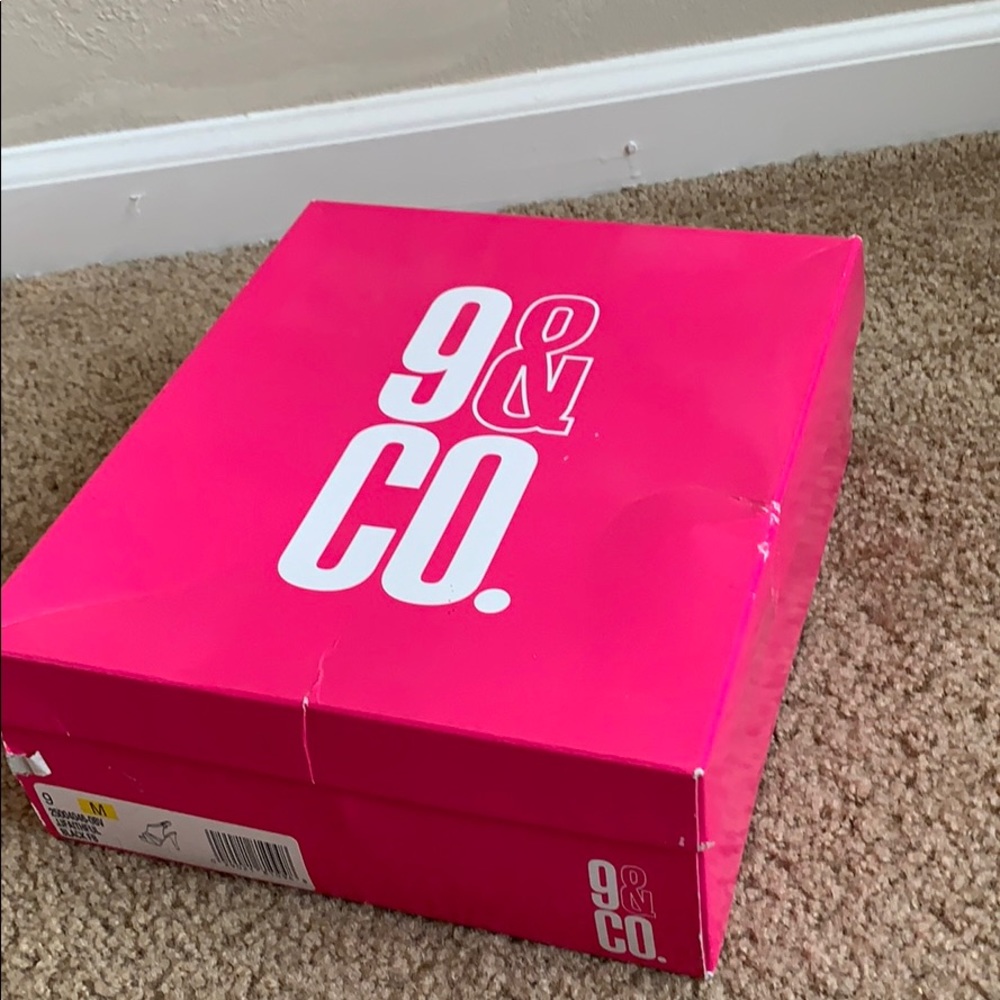 9&co - Picture 8 of 8